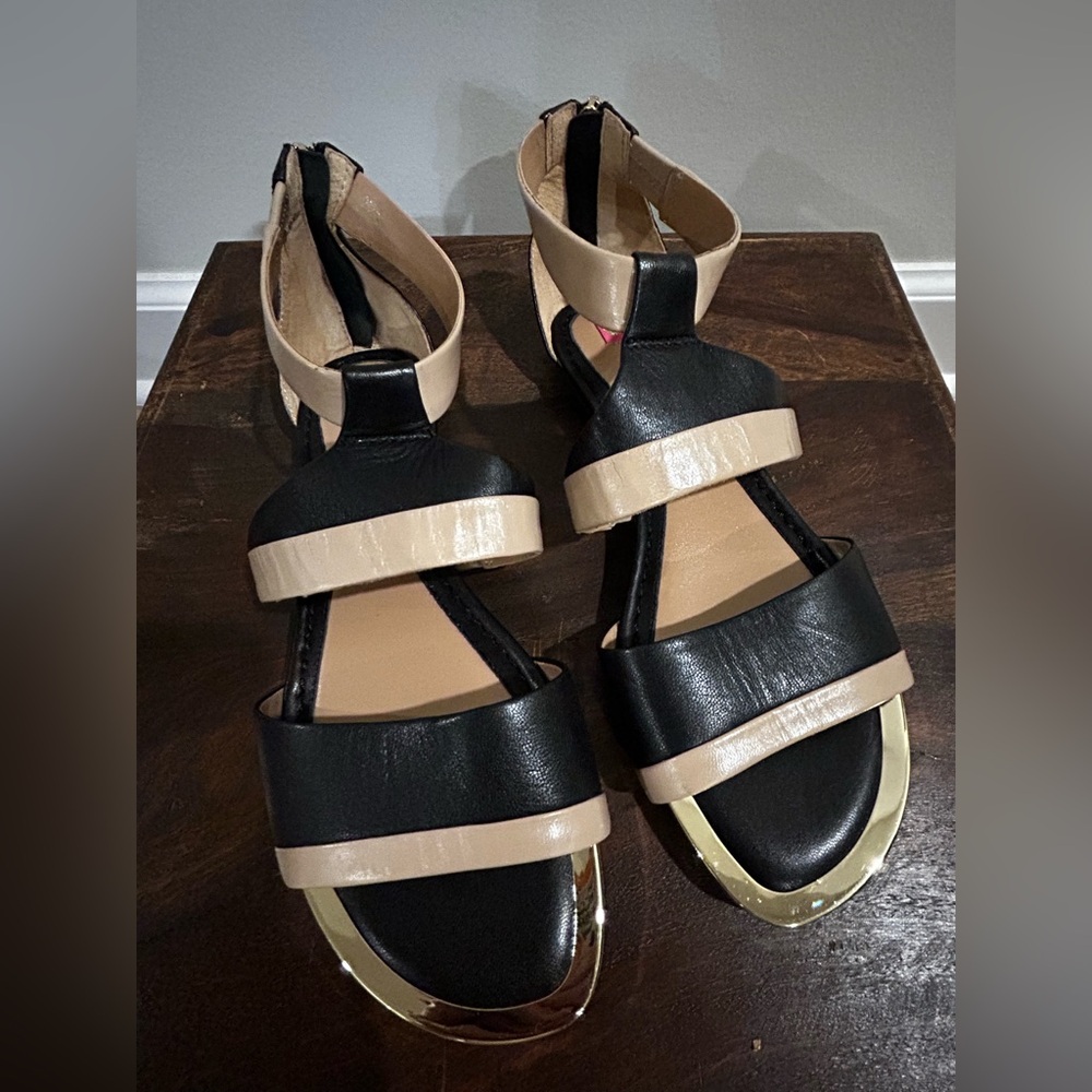 Elaine Turner Leather 2-tone Sandals